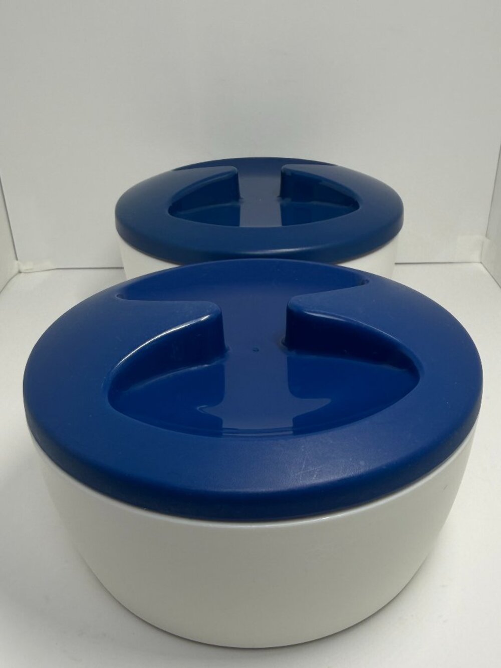 2 Trudeau 12oz / 355ml Neove Design Soup / Food Containers